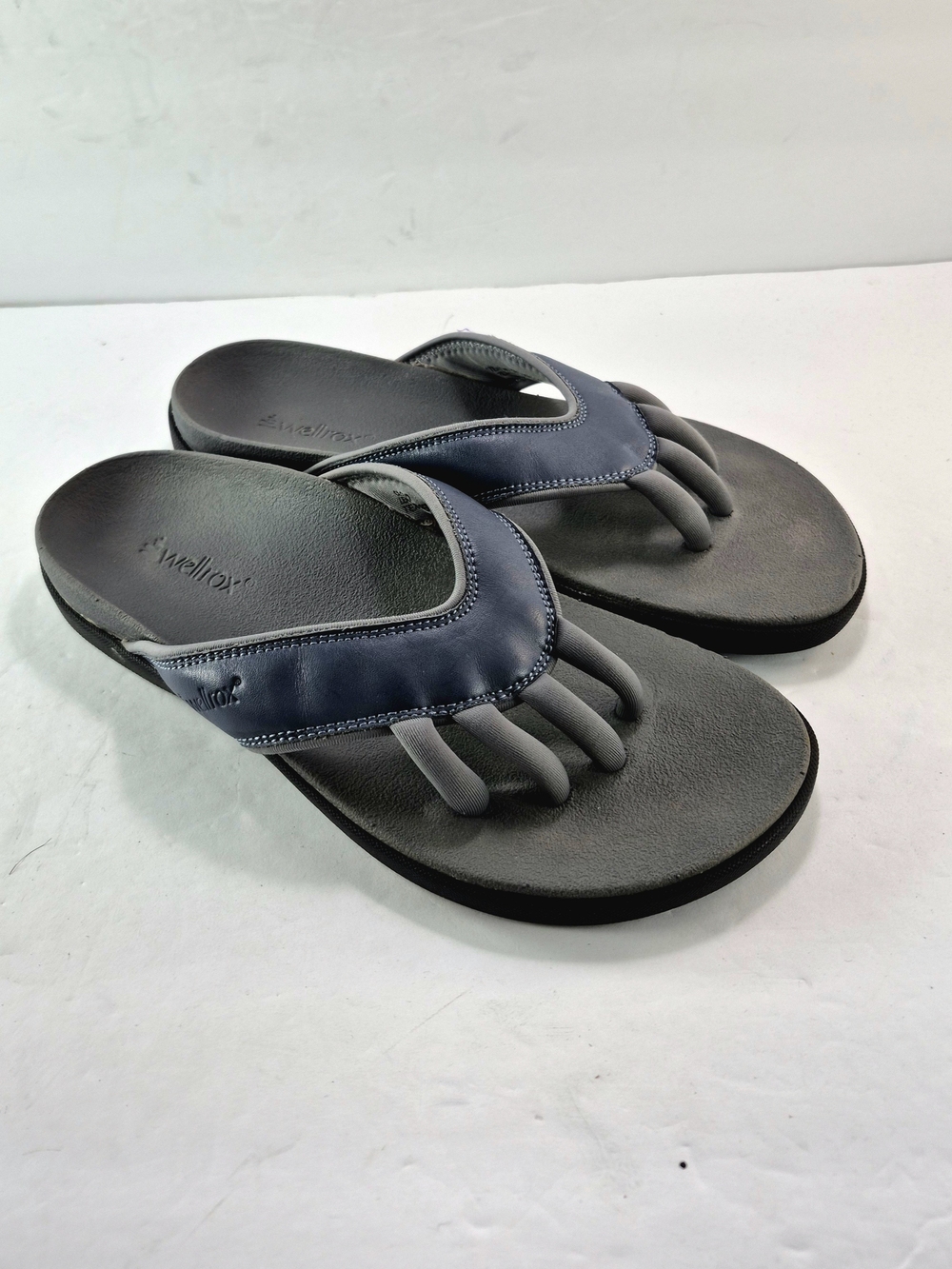 NWOT Wellrox High Five Toe Separator Orthotic Recovery Sandals Grey Blue 9